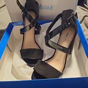 True Soual Black Sandals